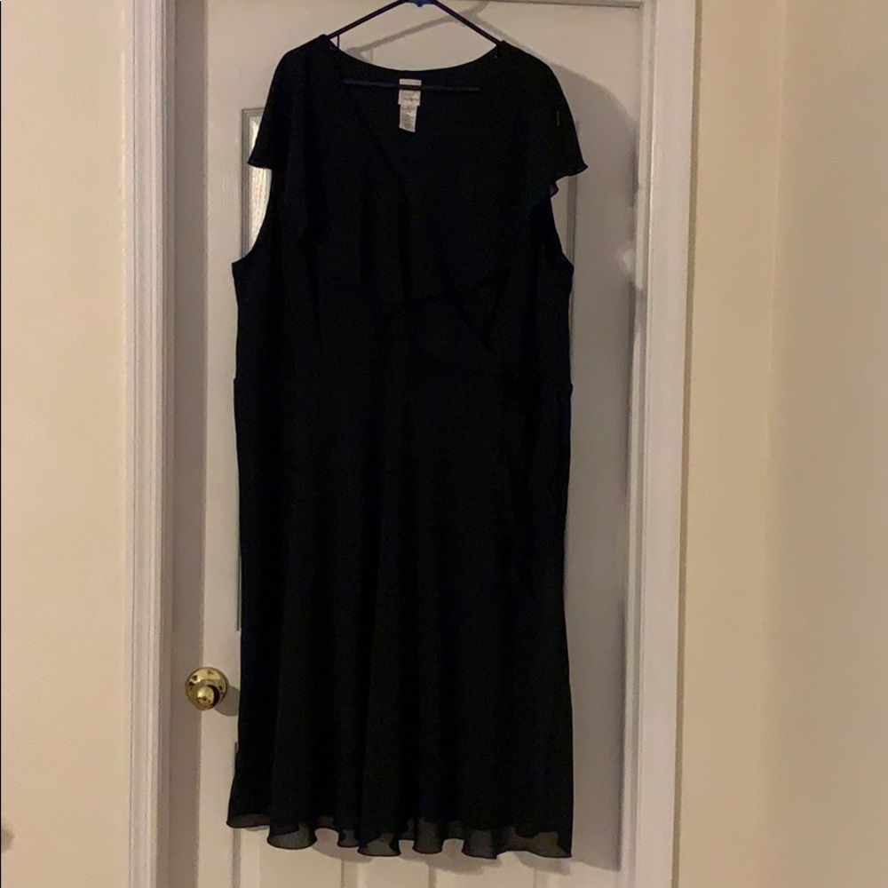 Women’s plus size 30w lined formal black  dress